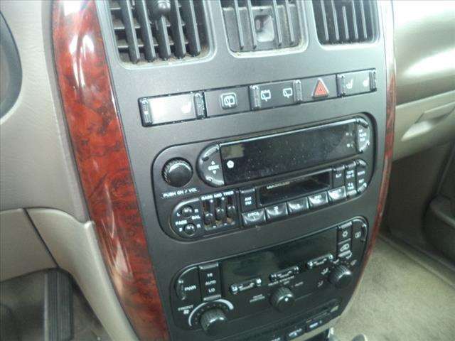 2001 Chrysler Town and Country LXi 4dr Extended Mini-Van